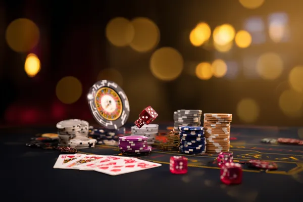 Một dealer tự tin giữa các chip casino mời người chơi truy cập tài khoản 789BEF, thể hiện quy trình đăng nhập nhanh chóng.